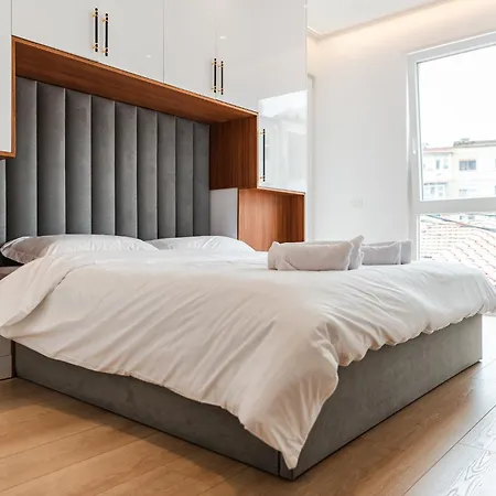 Apartment Mumba By Tirana