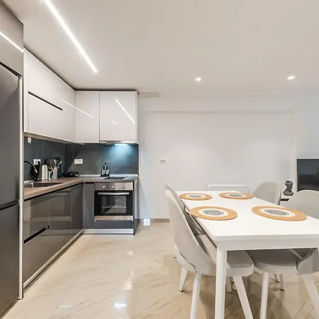 Apartment Mumba By *